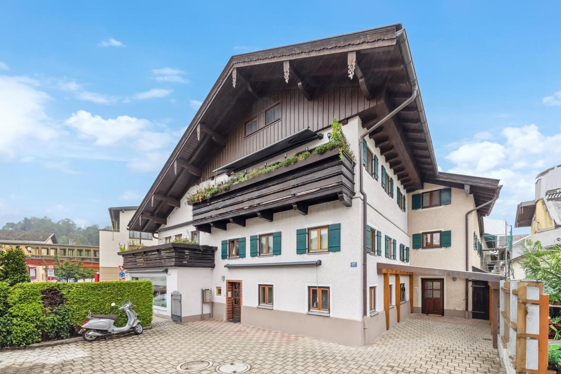 Casa Primavera - Grosse Stadtvilla Im Zentrum Miesbachs Buitenkant foto